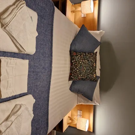 אורחן The Bay Horse 3*