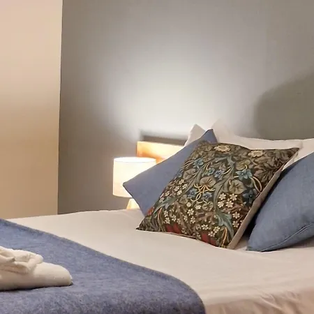 אורחן The Bay Horse